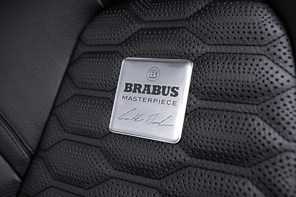 Hypermade-Magazin-Mobil-Brabus-Brabus- Porsche 911 Turbo S 900 Rocket R Innenraum Brabus Logo