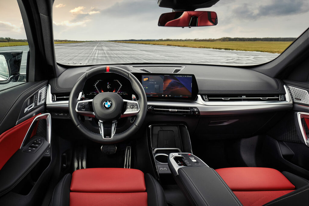 Hypermade-Magazin-Mobil- BMW X1 M35i xDrive Innenraum vorne