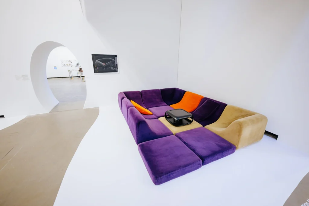 Luigi Colani, Rosenthal POOL sofa, 1970-71, textile
© Marta Herford, Photo: Besim Mazhiqi