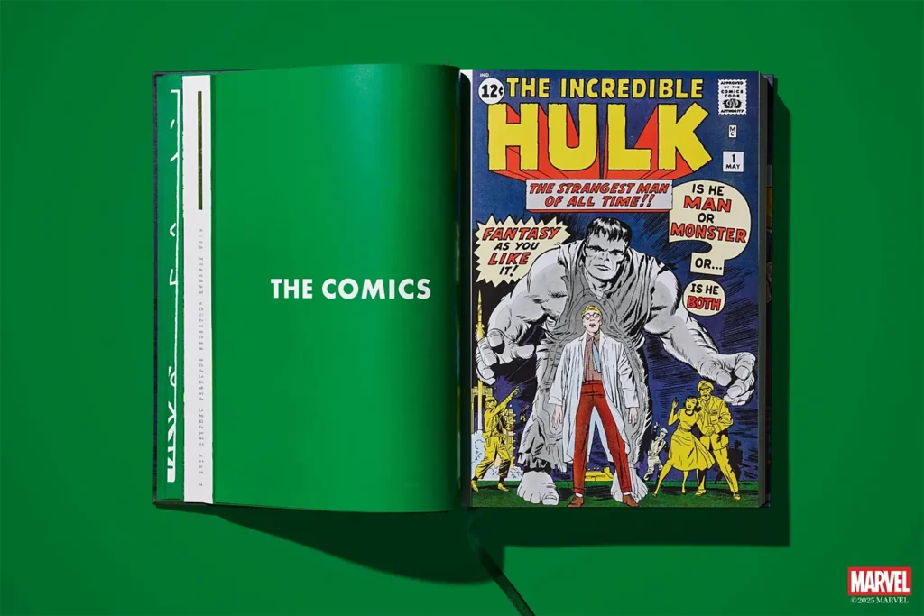 Livre TASCHEN ouvert avec le titre de chapitre « THE COMICS » et la couverture de Marvel Comics Library: Hulk 1962–1966